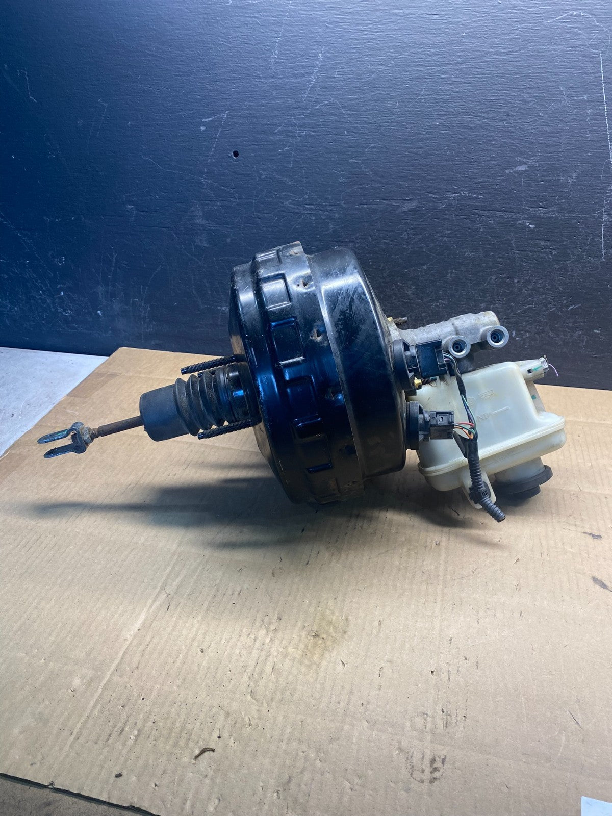 2007 to 2017 Toyota Sequoia Tundra 5.7 L Power Brake Booster Cylinder AD50680