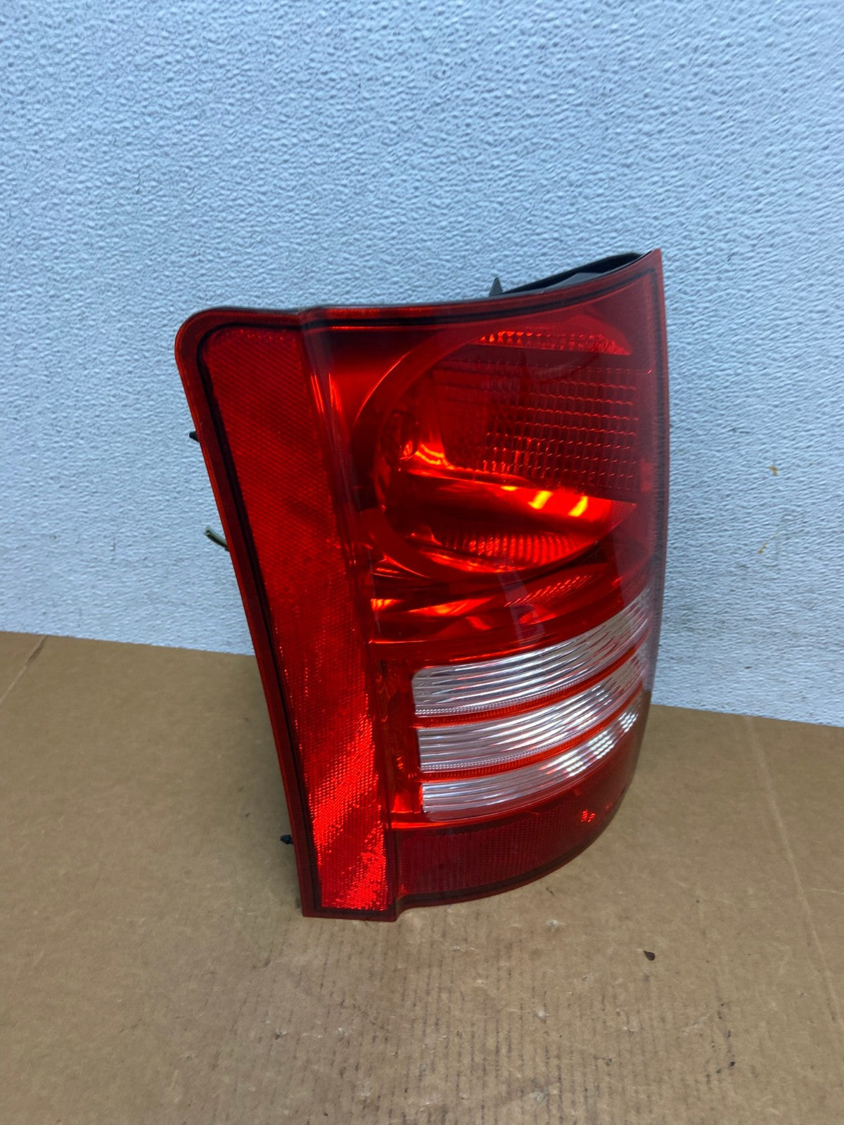 2008-2010 Chrysler Town and Country Left Driver Tail Light AD9147 LK2
