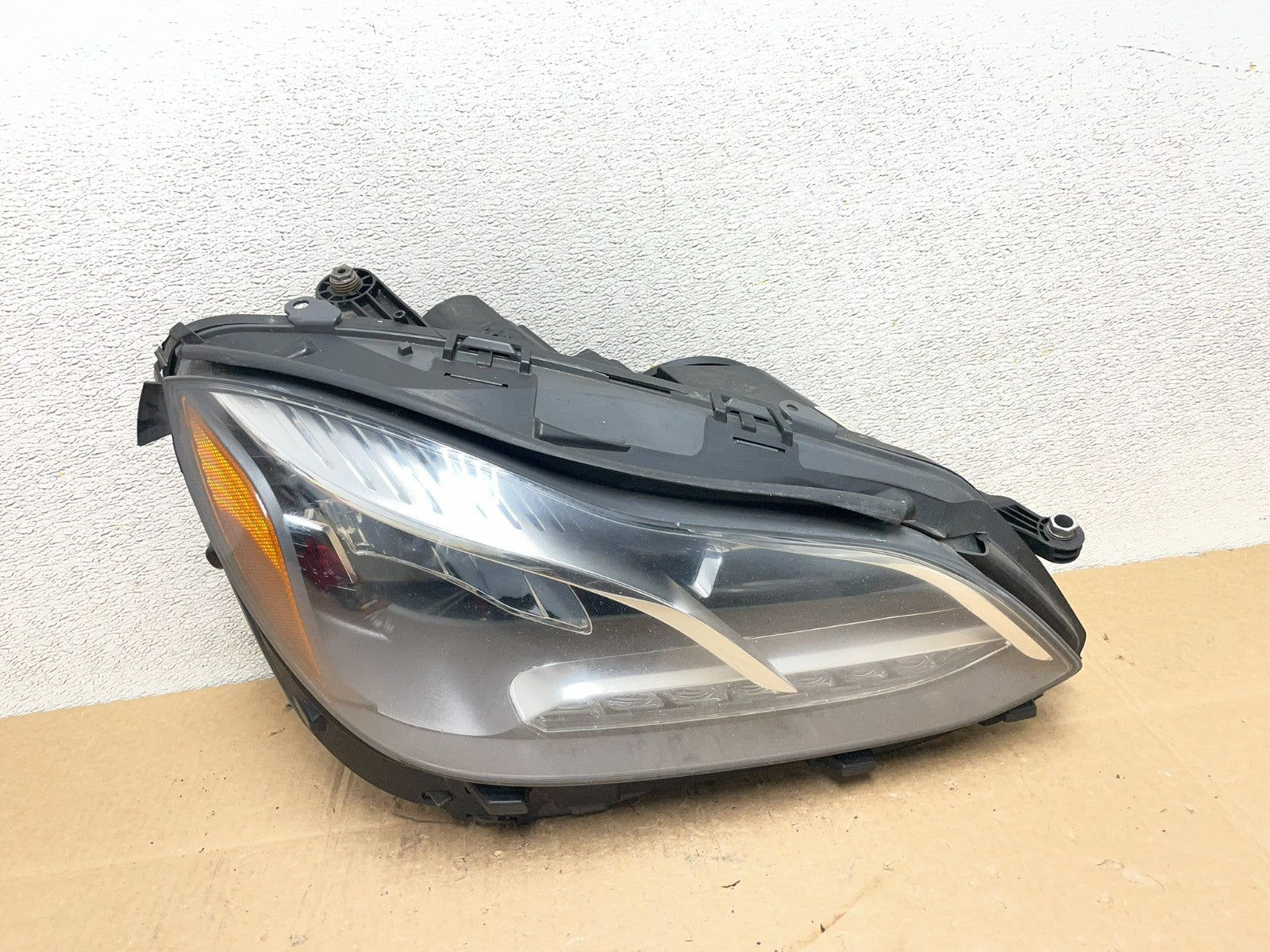 2014 2015 2016 Mercedes W212 E E300 E400 Right Passenger LED Headlight Y8910 DW0