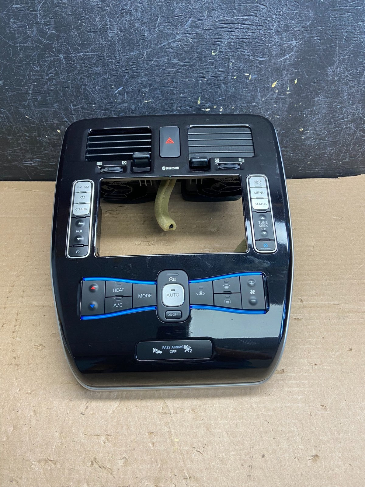 2013 - 2015 Nissan Leaf Climate Control Radio Bezel Trim AF2582 DG0