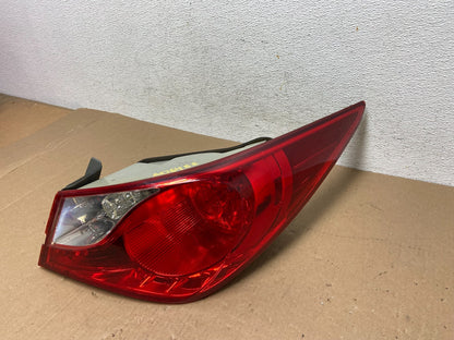 2011 2012 2013 Hyundai Sonata Right Passenger RH Tail Light AD6488 DW1
