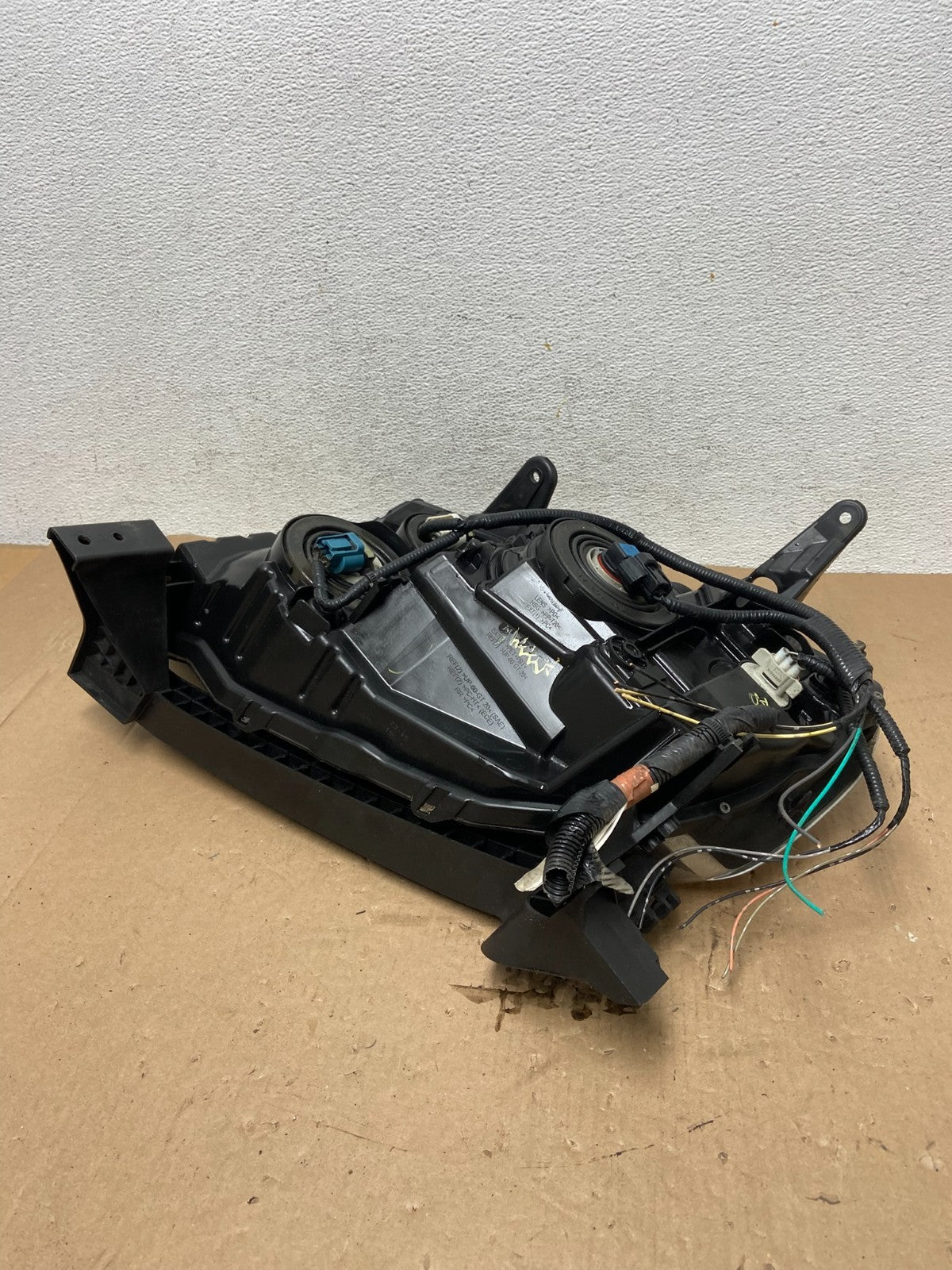 2009 2010 2011 Honda Pilot Right Passenger RH Halogen Headlight AD7746 DW6