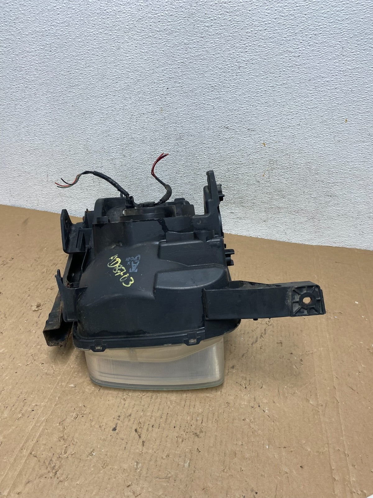2003 to 2006 Honda Element Right Passenger Rh Side Headlight AD8803 DW7