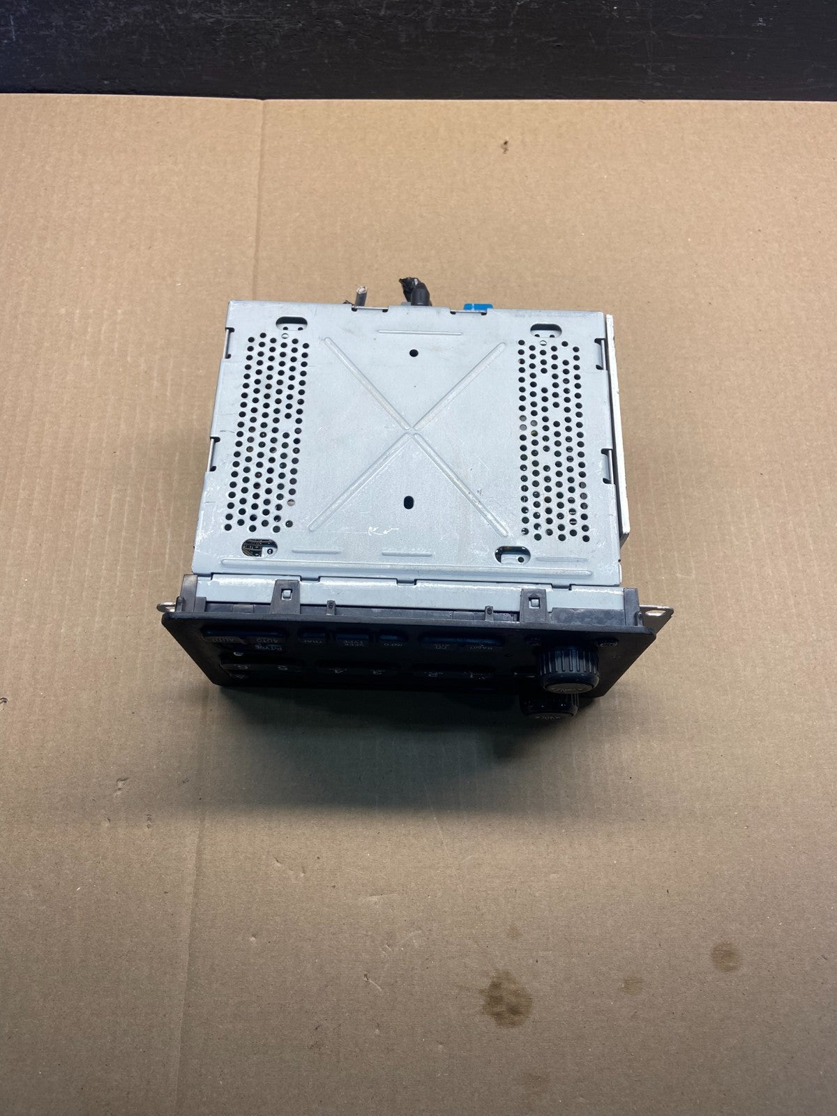 2003 - 2005 GMC Chevrolet Radio CD MP3 Receiver Player AC8979 DG4