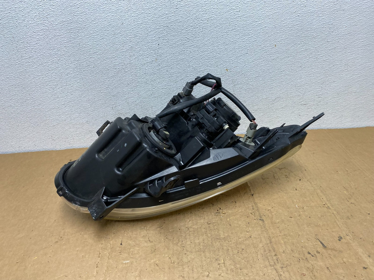 2008 to 2013 Nissan Rogue HID Xenon Headlight Left Driver Lh Side AD0563 DW5