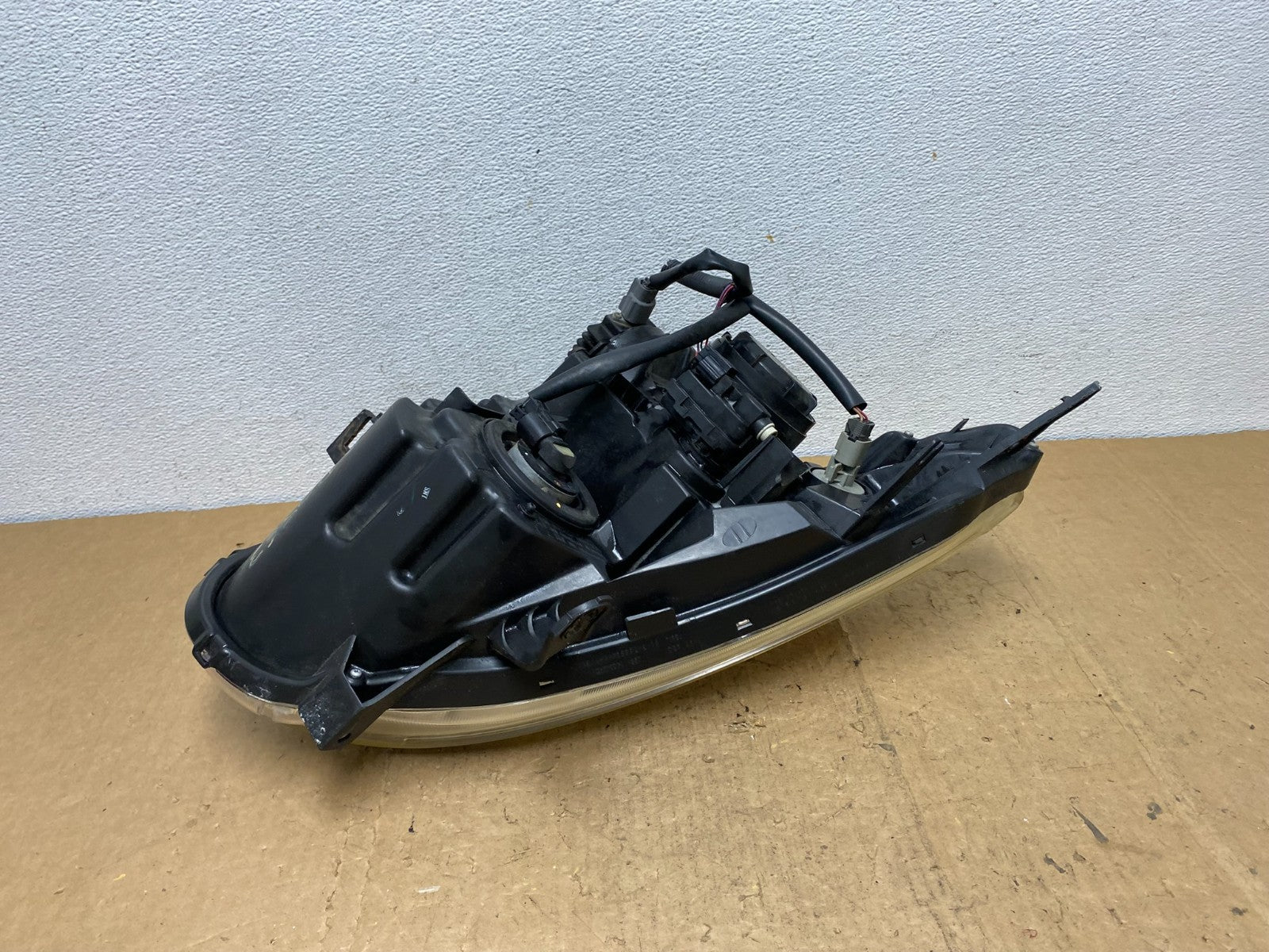 2008 to 2013 Nissan Rogue HID Xenon Headlight Left Driver Lh Side AD0563 DW5