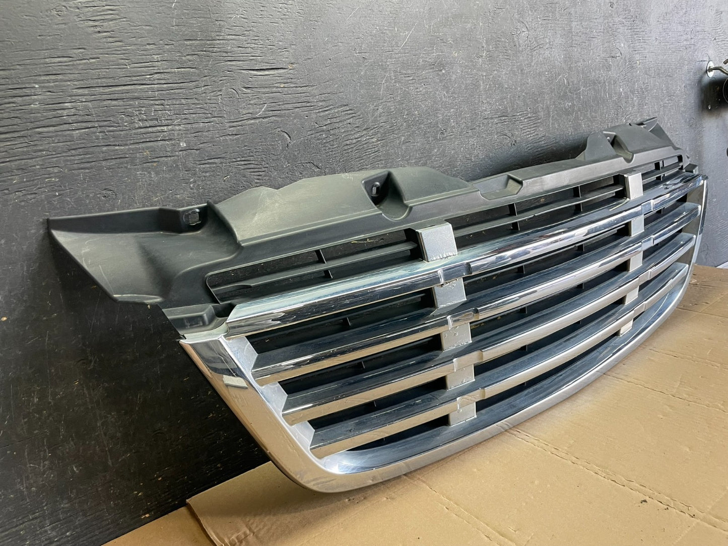 2009 to 2011 Freightliner Sprinter Front Upper Chrome Grill Grille aa8820 DG2