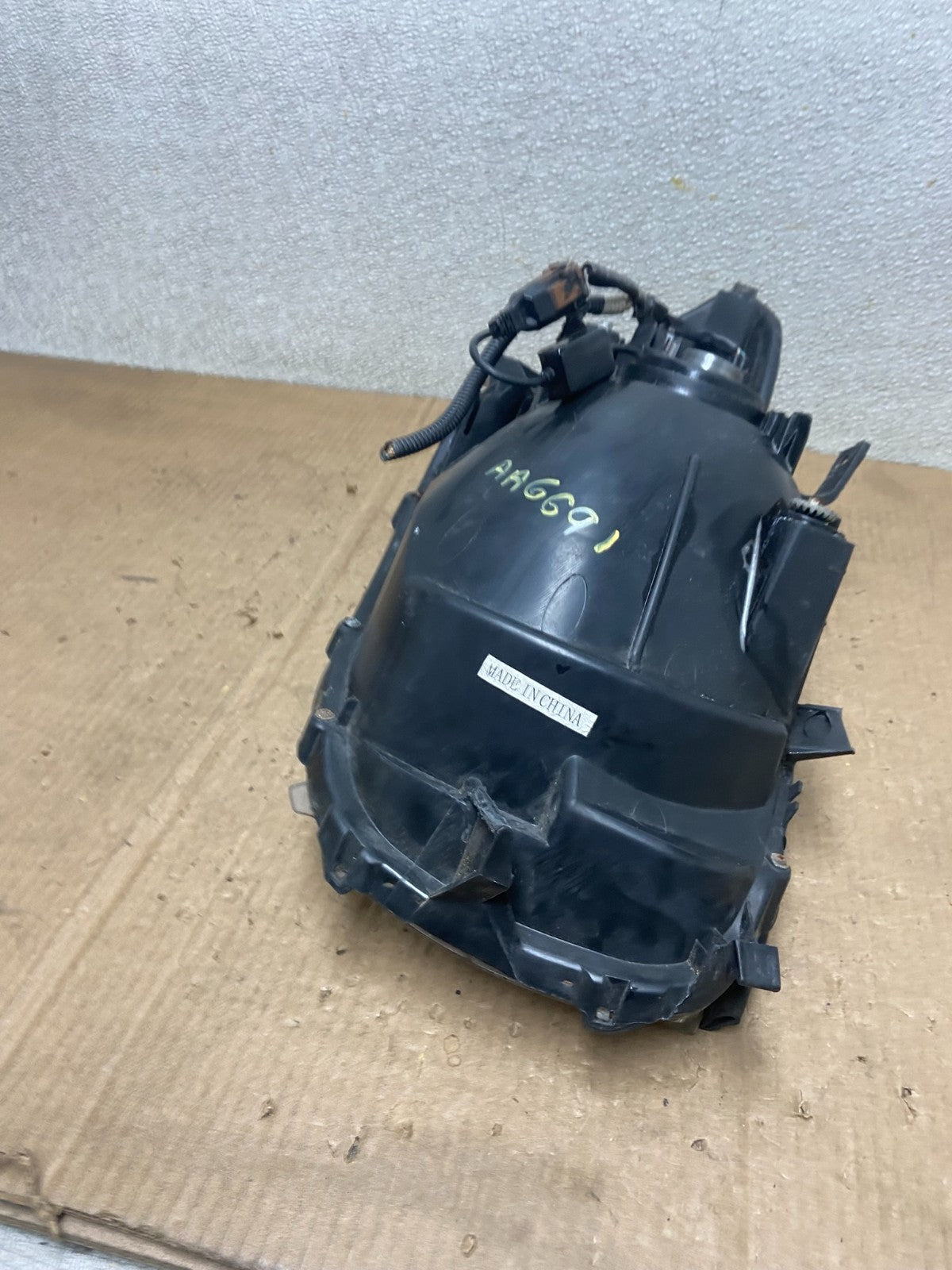 2008 - 2010 Toyota Highlander Left Driver LH Halogen Headlight AA6691 DW7