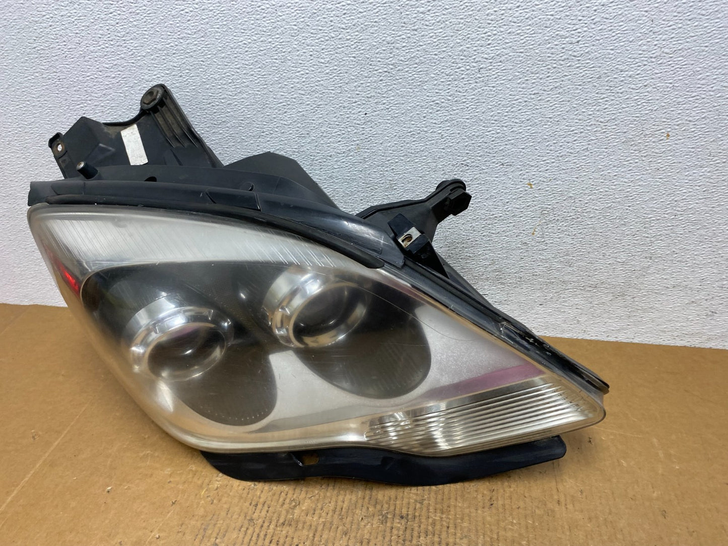 2007 to 2012 Gmc Acadia Halogen Headlight Right Passenger Side AE0636 DW1