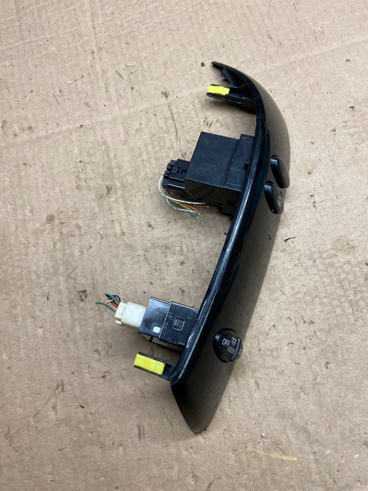 2004 to 2010 Toyota Sienna Right Side Radio Switches Bezel Trim OEM z0247 DG1