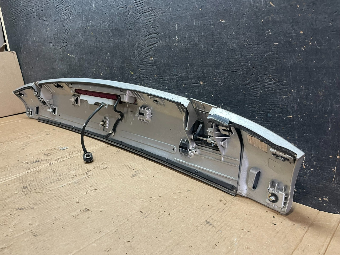 2009 to 2015 Honda Pilot Rear Trunk Spoiler Gate Oem Z5831 DG10