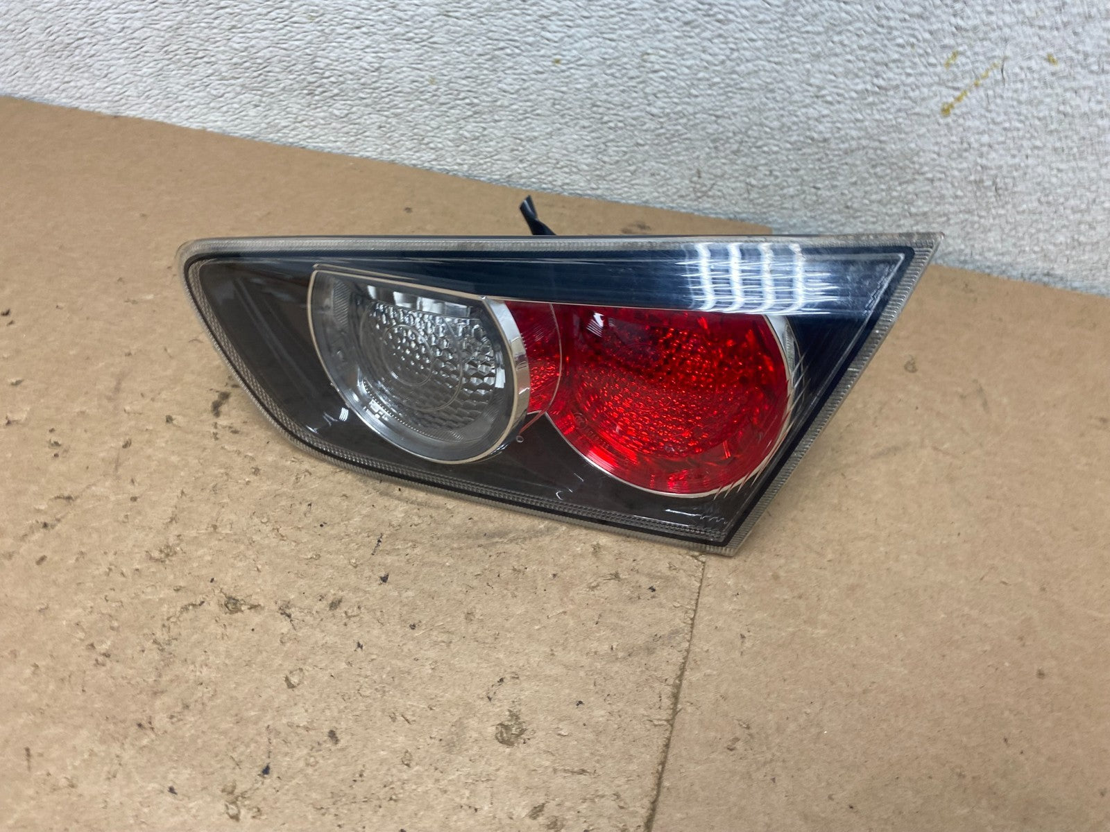 2008-2015 Mitsubishi Lancer Evo 10 X Right Passenger Inner Tail Light P5369 DW1