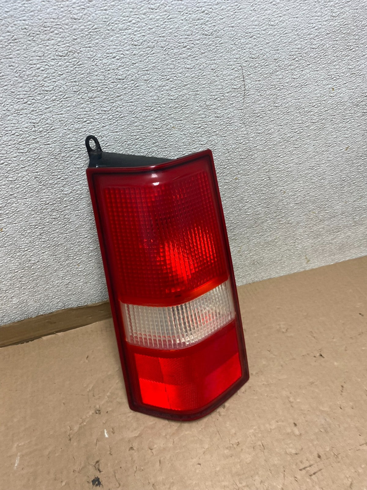 2003 to 2017 Chevrolet Express 1500 Left Driver Side Tail Light Oem U8508 DW2