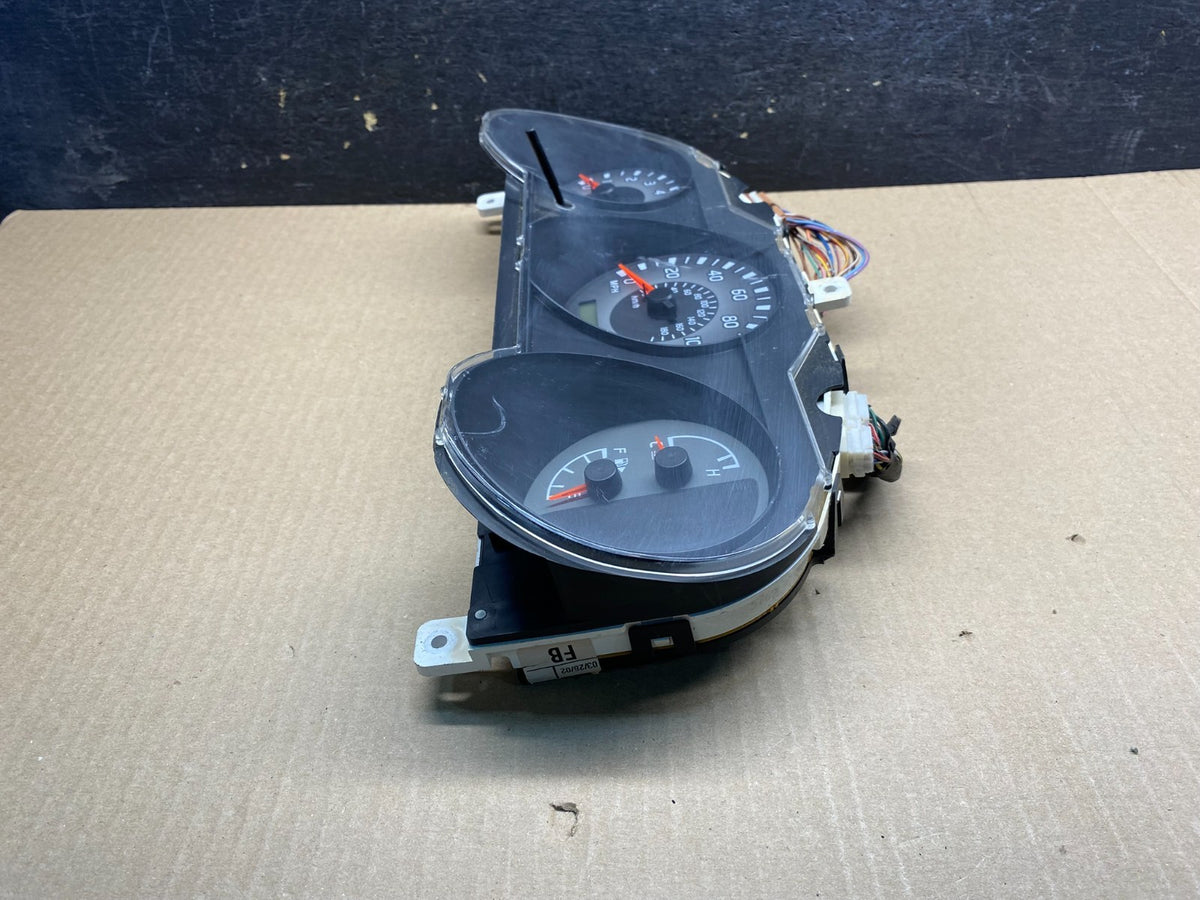 2002-2004 Nissan Xterra Frontier Cluster Speedometer Instrument AI4934 DG2