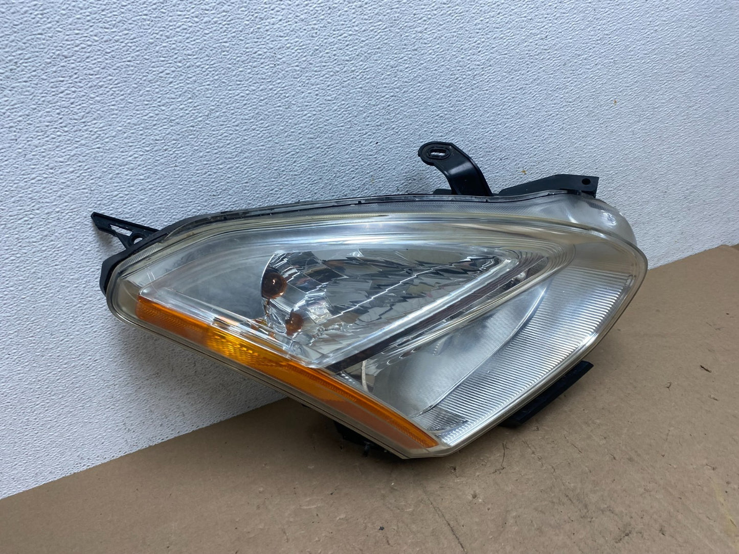 2009-2013 Nissan Rogue Right Passenger Halogen Headlight AE6891 DW2