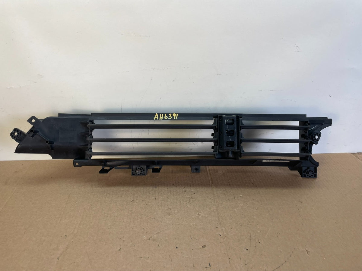 2015 to 2017 Chrysler 200 Front Bumper Active Grille Air Shutter Grill AH6391 DG3
