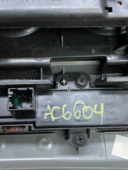 2008 to 2012 Jeep Liberty Dash Climate Temperature Control Radio Bezel AC6604 DG8