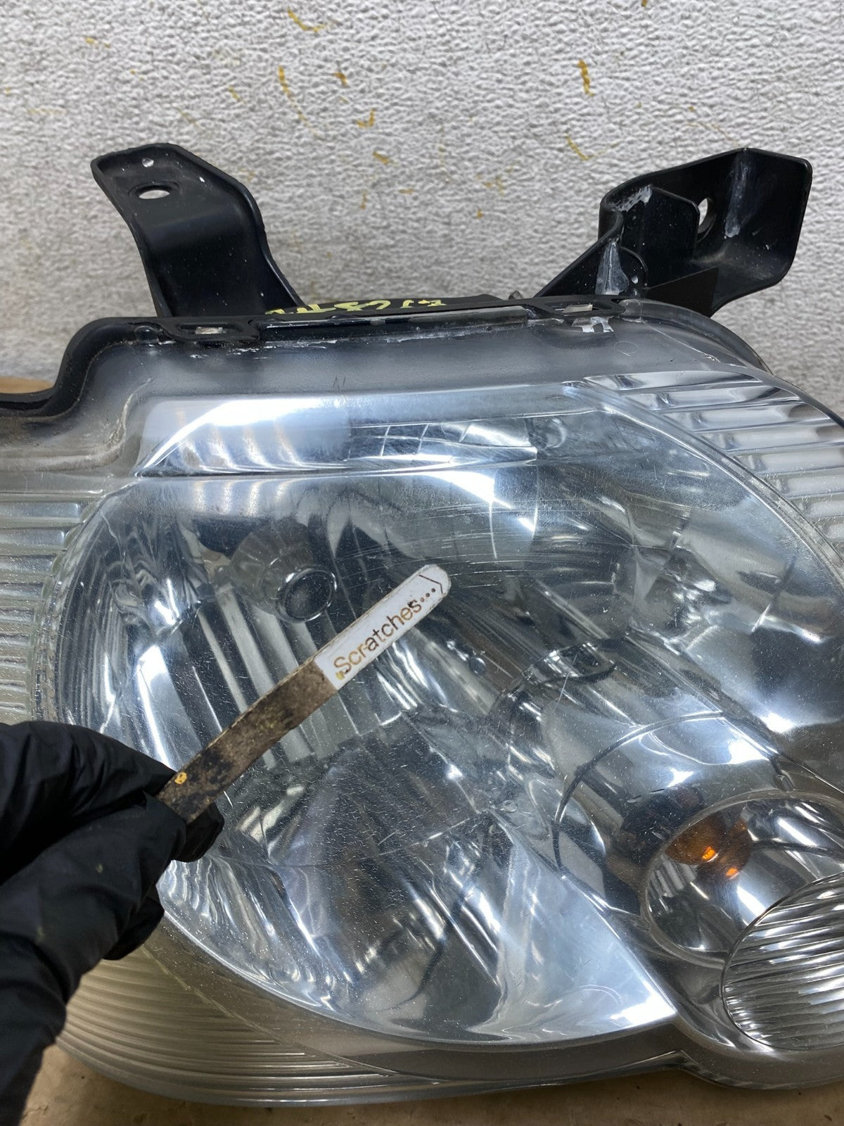 2006 to 2010 Ford Explorer Right Passenger Side Headlight AH8263 DW3