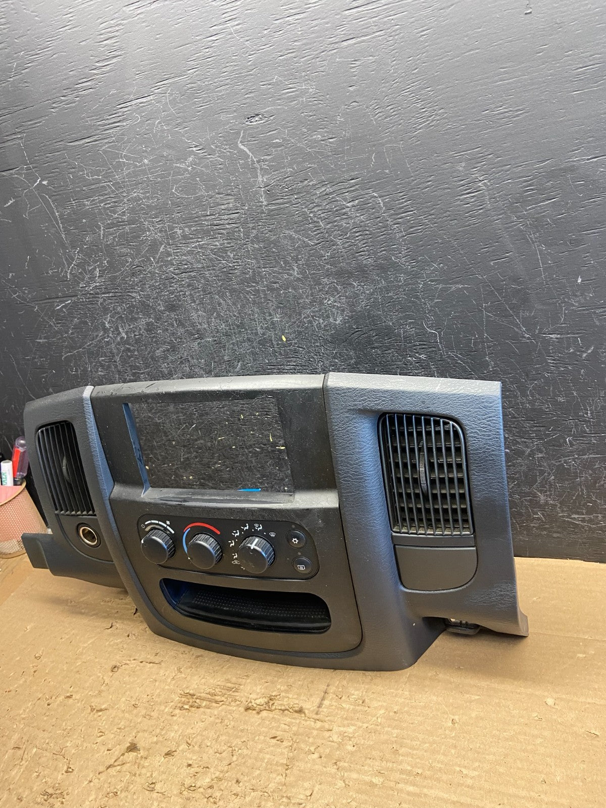 2002 to 2005 Dodge Ram Radio Climate Control Dash Air Vent Bezel Trim AG8776 DG4