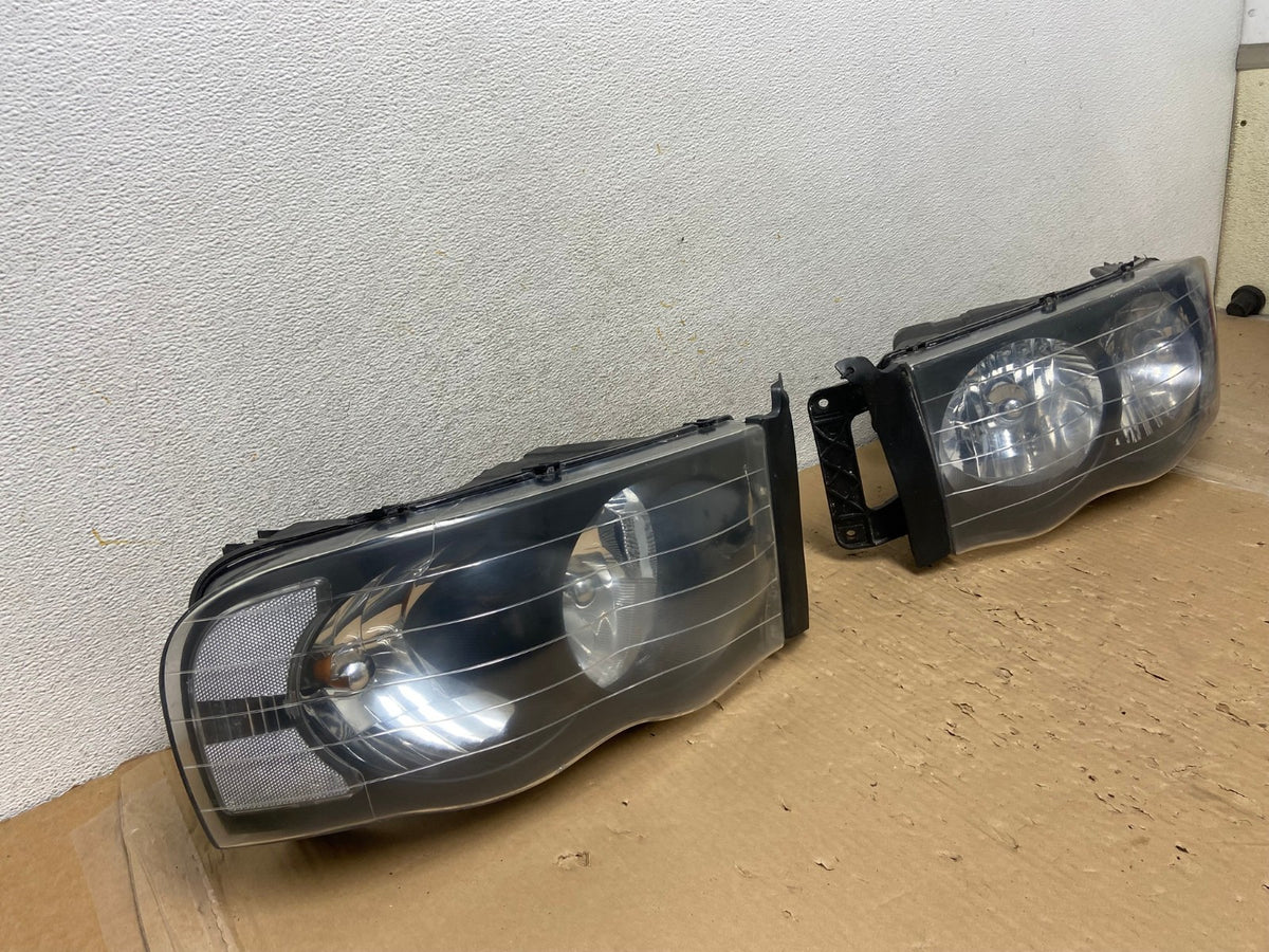 2002 to 2005 Dodge Ram Left+Right Side Halogen Headlights AH2780 LK1