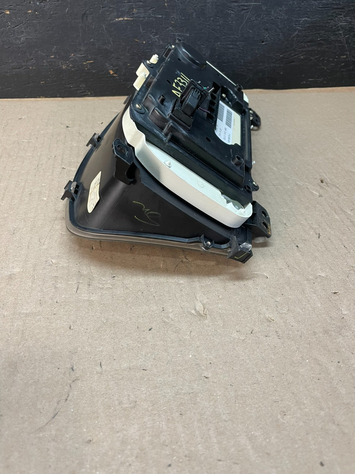 2004 to 2012 Chevrolet Colorado Instrument Cluster Speedometer AE3311 DG4