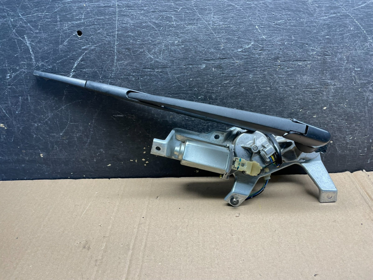 2005 to 2009 Subaru Legacy Outback Rear Wiper Motor V2001 DG0
