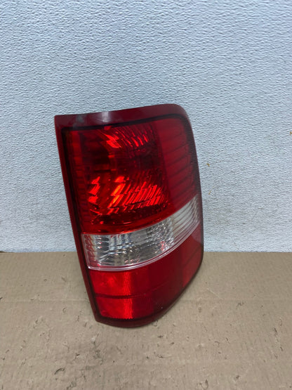 2004 to 2008 Ford F150 F-150 Right Passenger RH Side Tail Light AG6525 LK2
