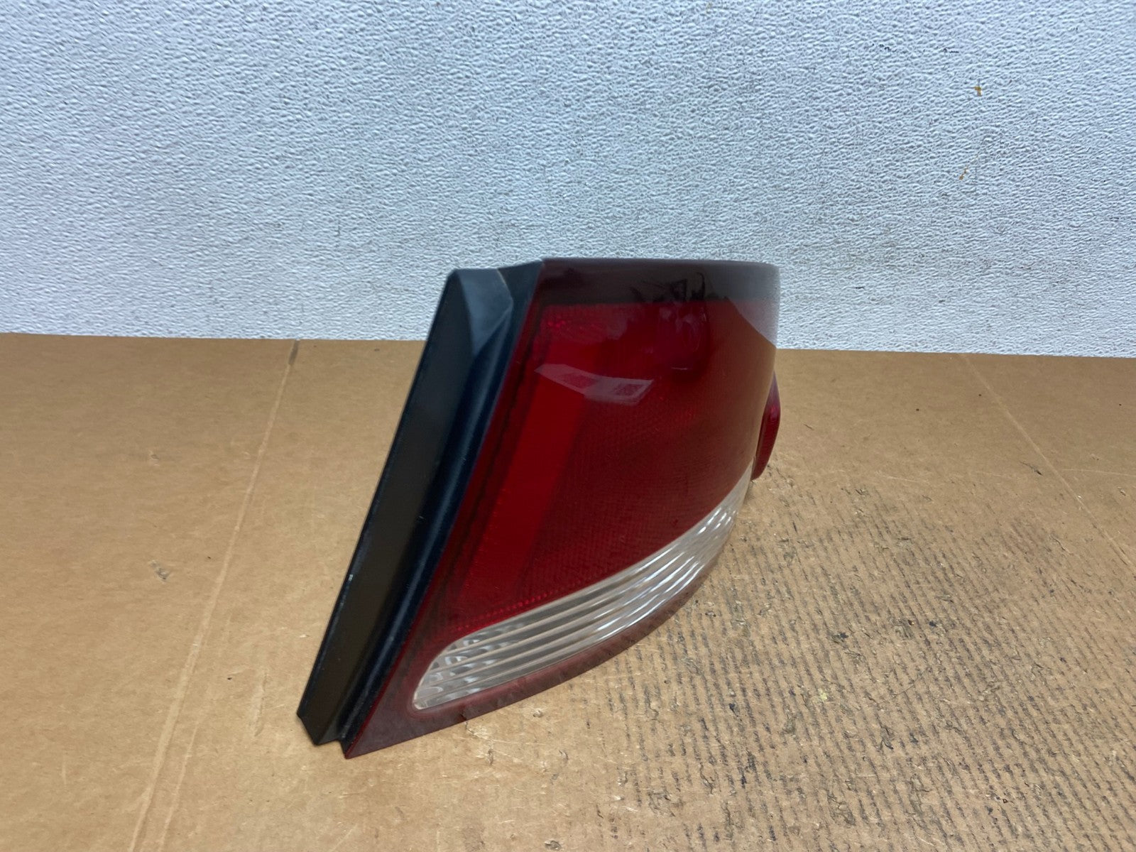 2000 2001 2002 2003 Nissan Sentra Right Passenger Side Tail Light AE1390 LK2