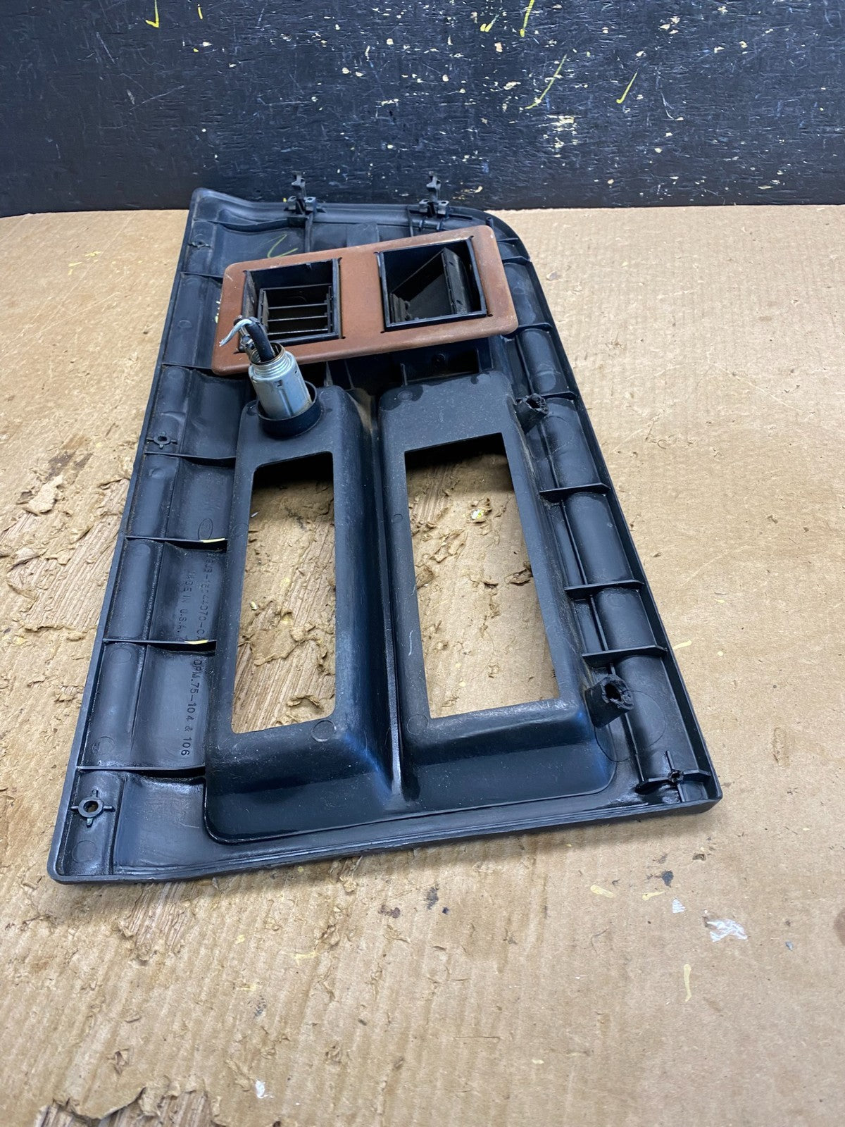 1980 to 1991 Ford Econoline Air Vent Van Dash Ac Heater Bezel Z9965 DG4
