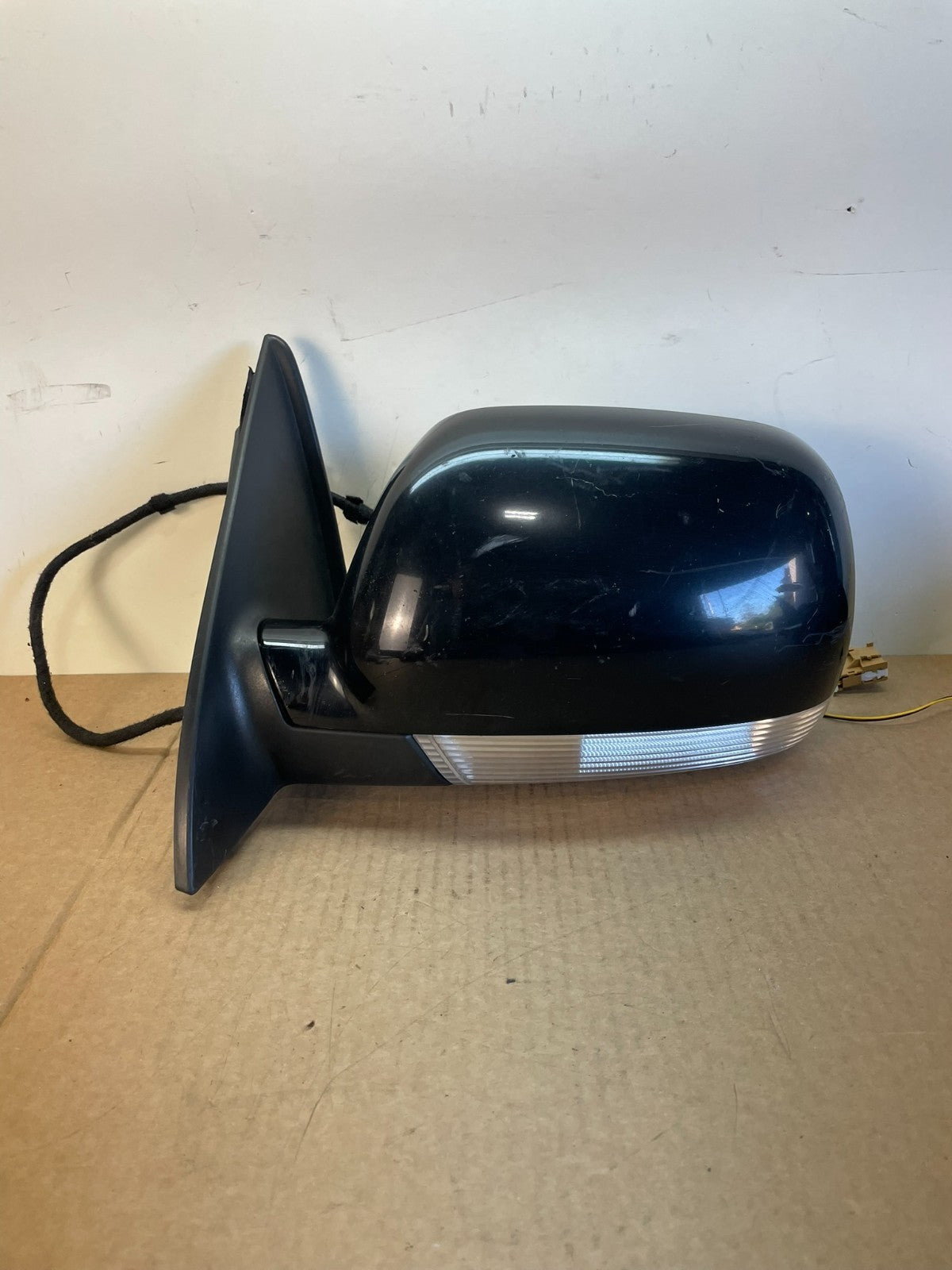 2004 to 2007 Volkswagen Touareg Left Door Power View Door Mirror AG2707 MS0