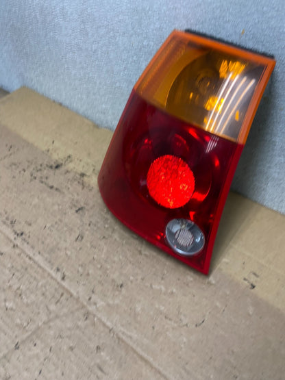 2004 2005 2006 Chrysler Pacifica Left Driver LH Tail Light Oem AB5302 LK1