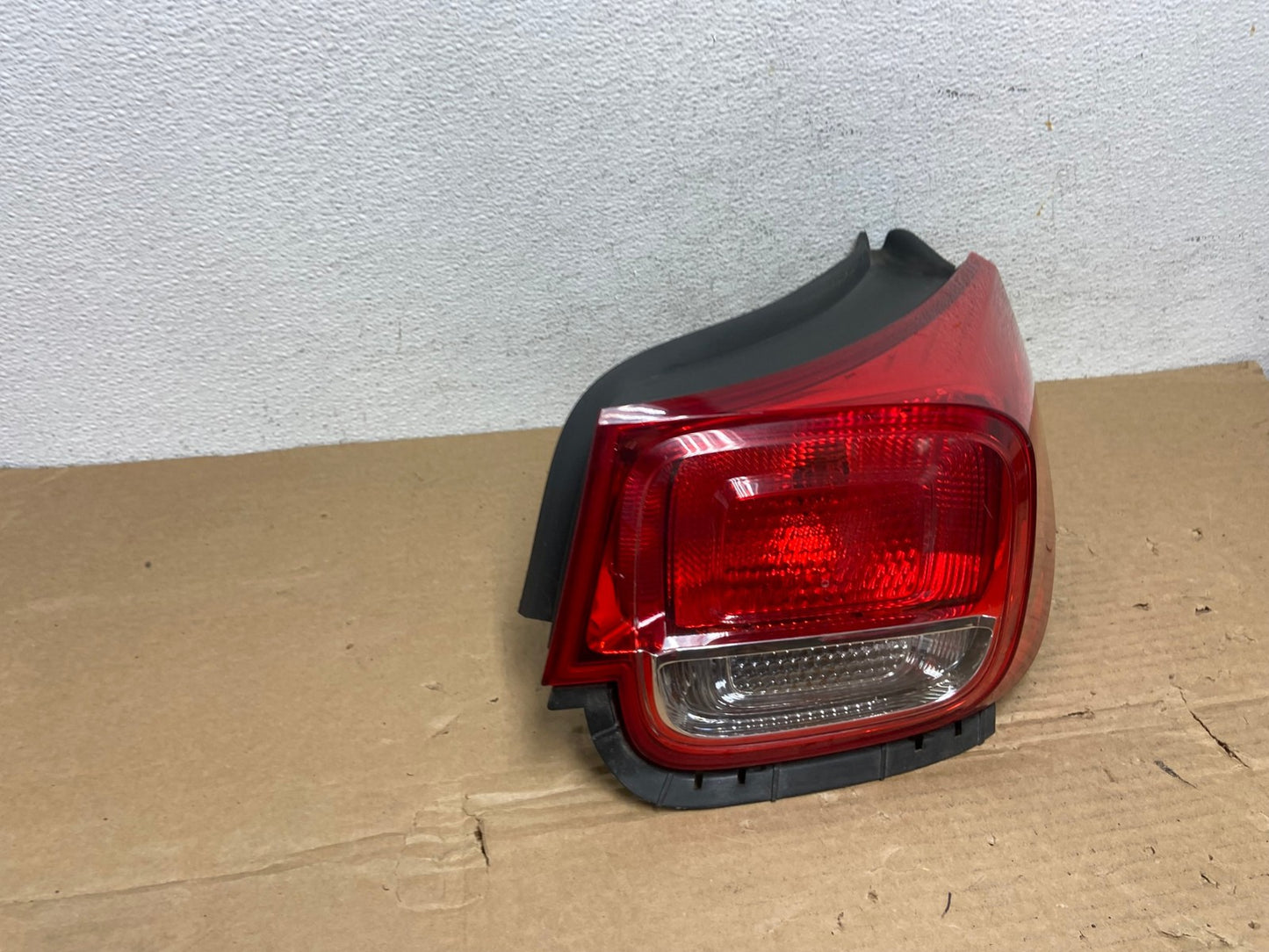 No Led Trim 2013-2015 Chevrolet Malibu Right Passenger Side Tail Light AC3935 LK2