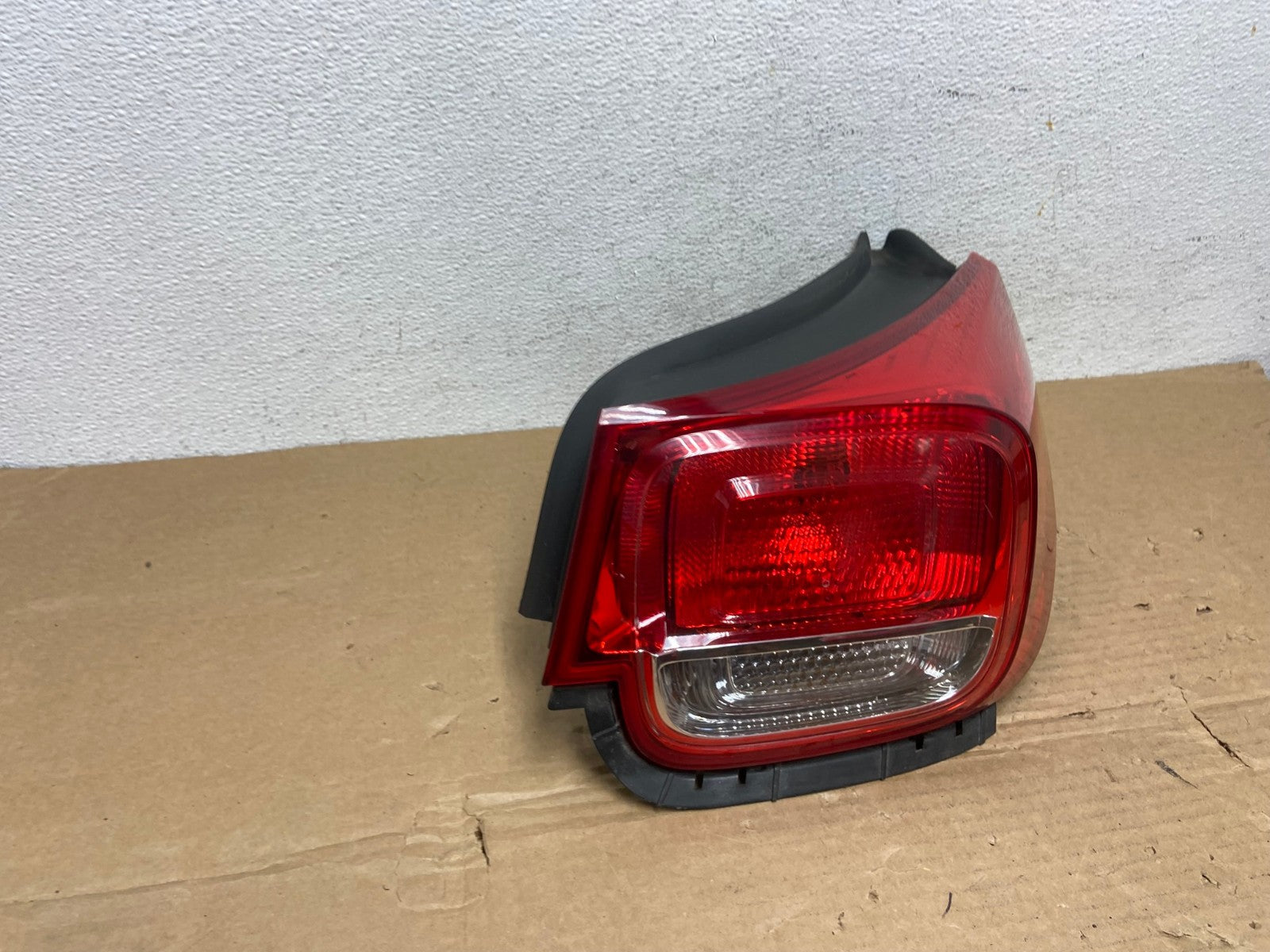 No Led Trim 2013-2015 Chevrolet Malibu Right Passenger Side Tail Light AC3935 LK2
