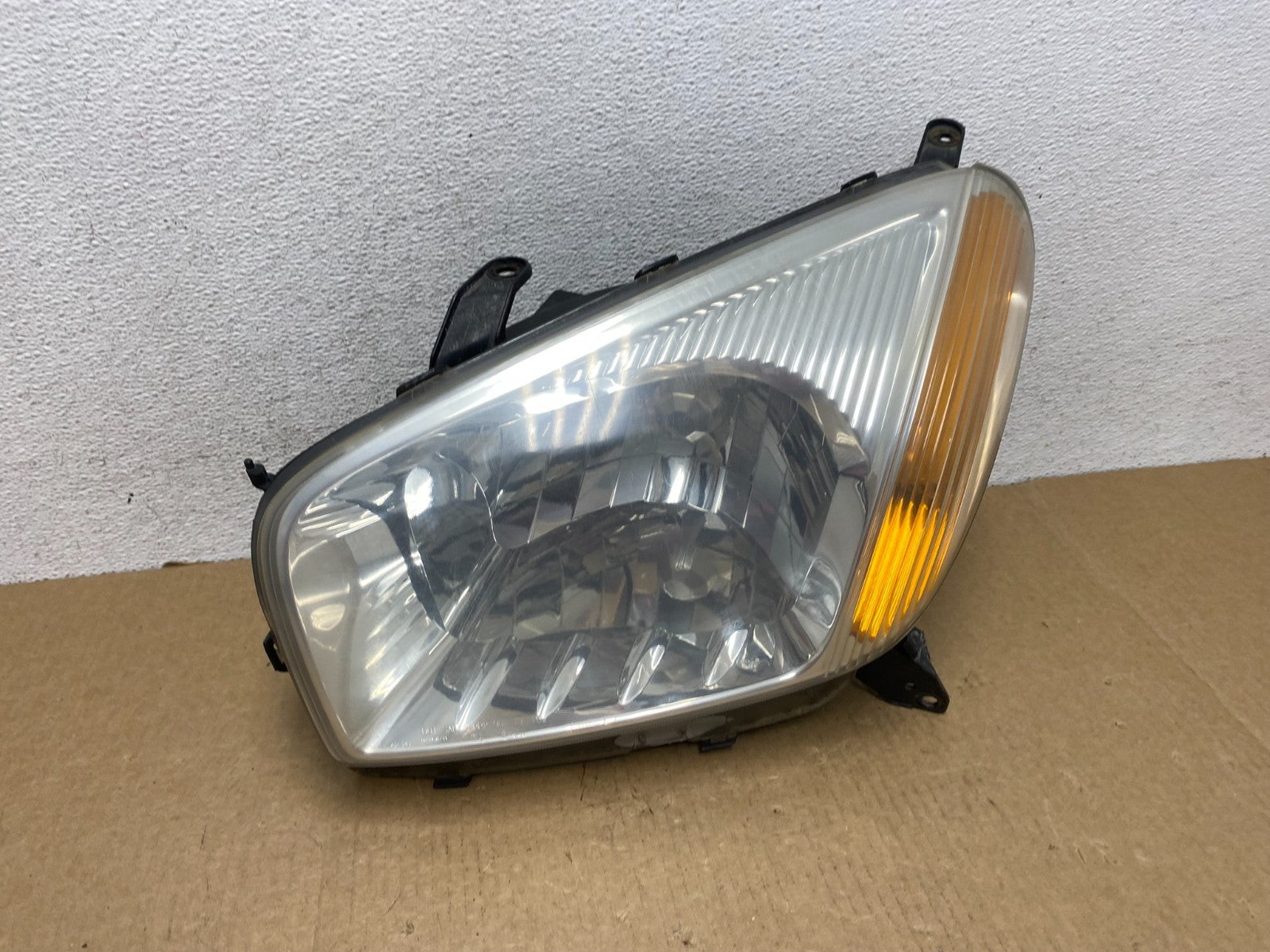 2001 - 2003 Toyota Rav4 Left Driver LH Side Headlight Halogen AF9568 DW0