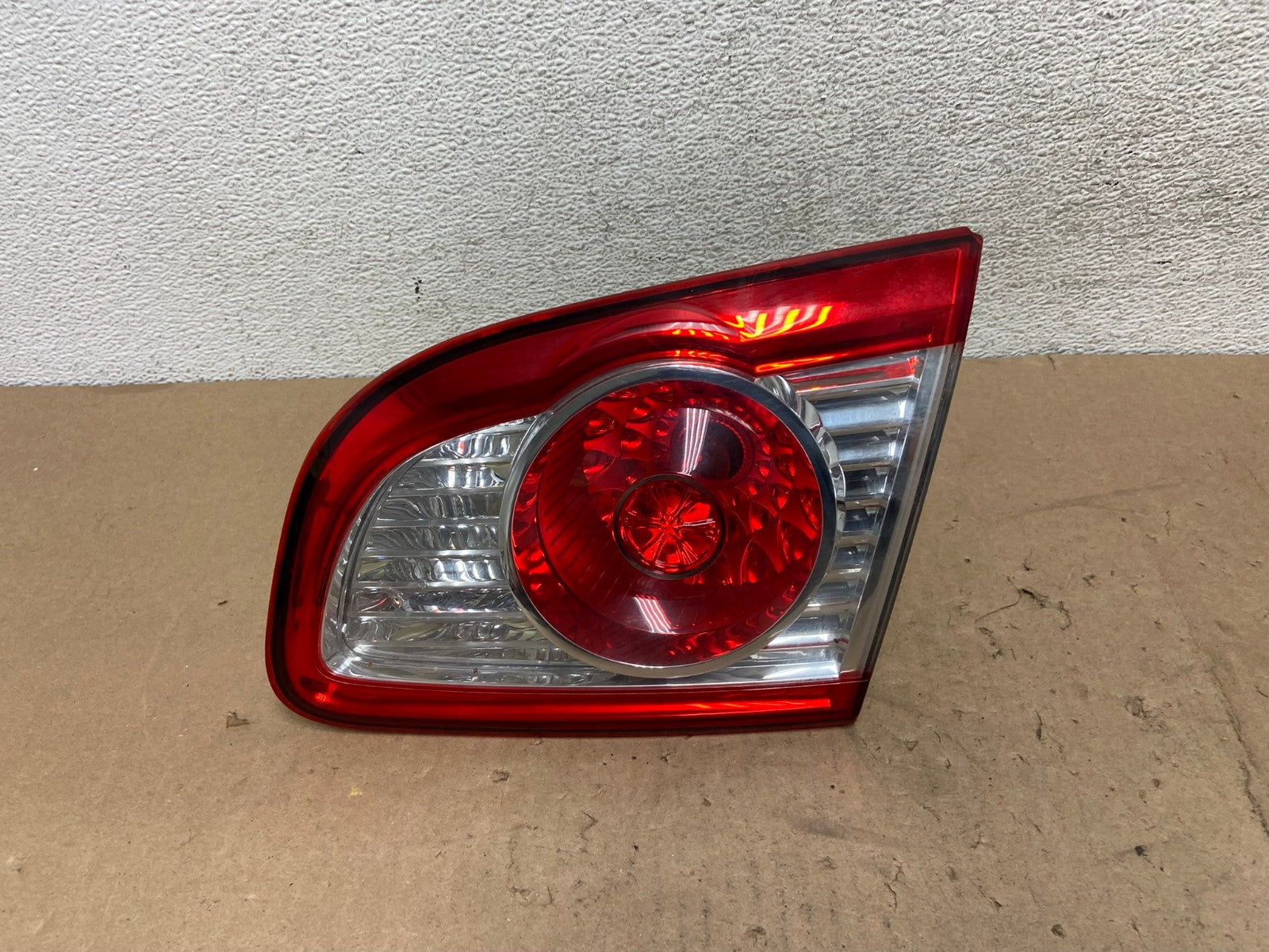 2010 2011 2012 Hyundai Santa Fe Right Passenger Tail Light Inner AG5579 LK0