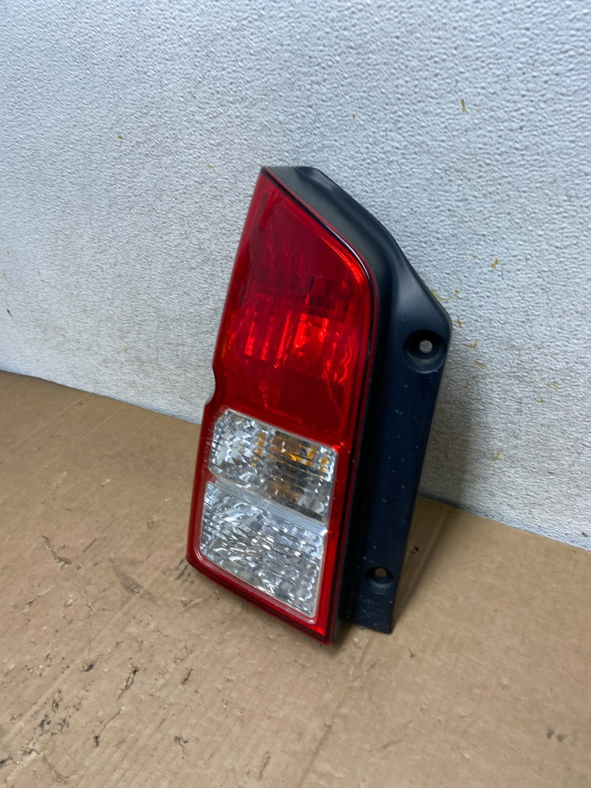 2005 to 2012 Nissan Pathfinder Tail light Left Driver Lh Side AI9026 LK1