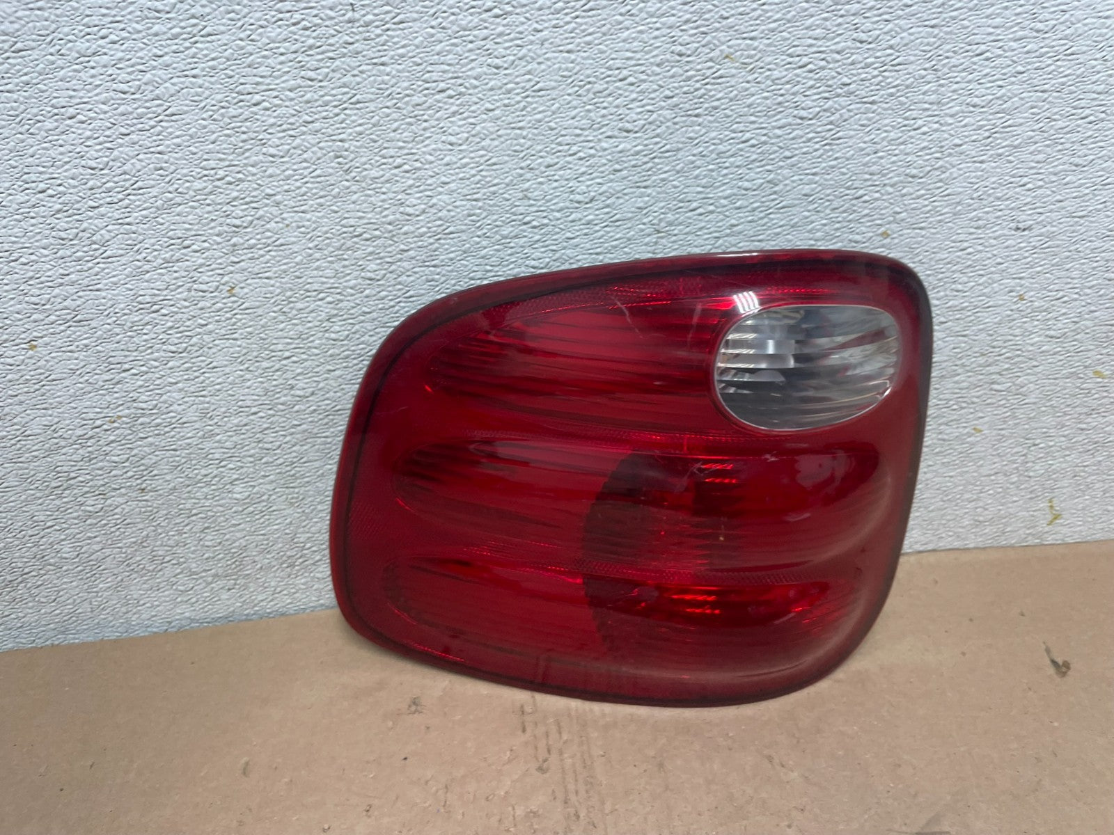 1997 to 1999 Ford F150 F-150 Left Driver LH Side Tail Light Oem Q4380 DW0