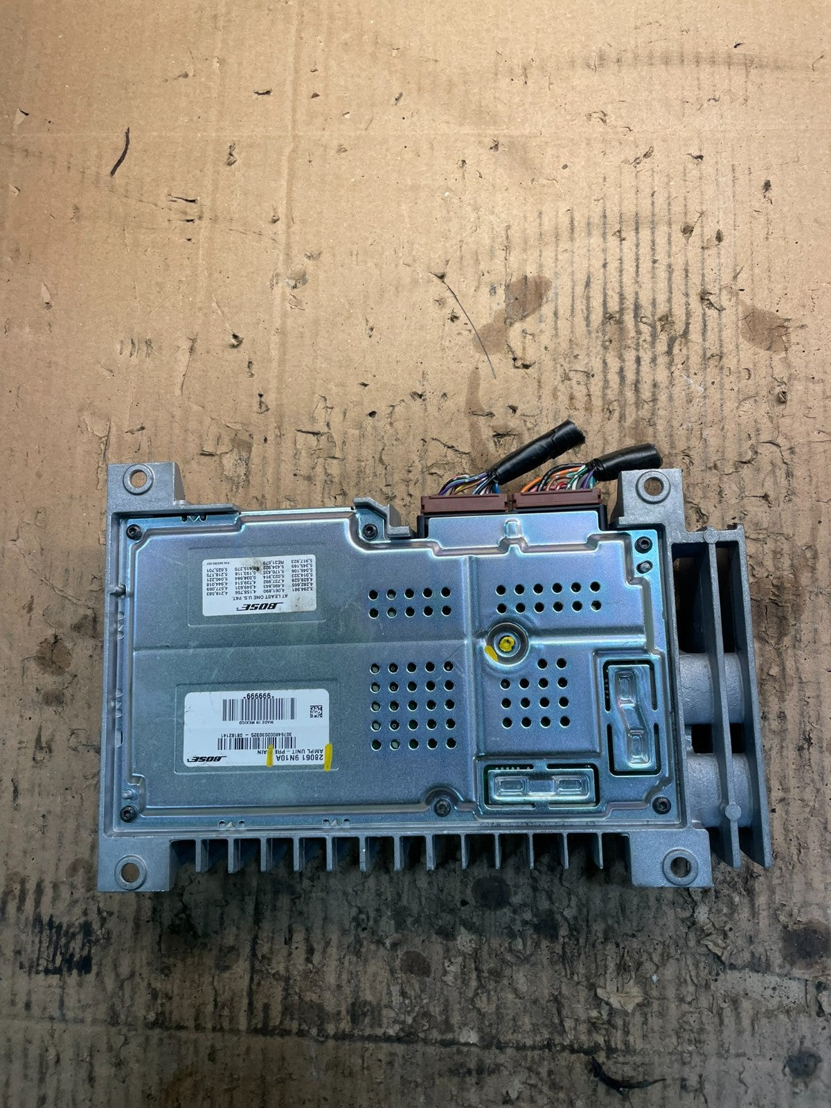 2009 to 2014 Nissan Maxima Radio Audio System Amplifier Module AMP V2194 DW2