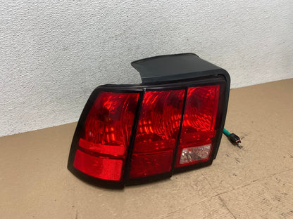 1999 - 2004 Ford Mustang Left Driver Lh Side Tail Light AF4917 LK2