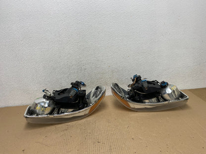 2001 - 2006 GMC Yukon Halogen Left+Right Side Set Headlights af3150 DG8
