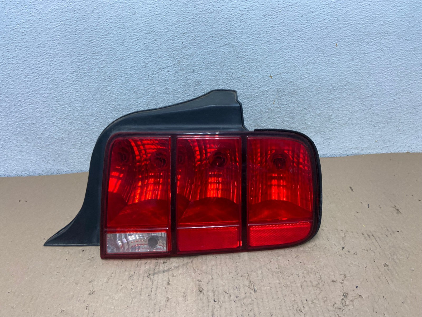 2005 - 2009 Ford Mustang Right Passenger RH Side Tail Light AF4271 LK0