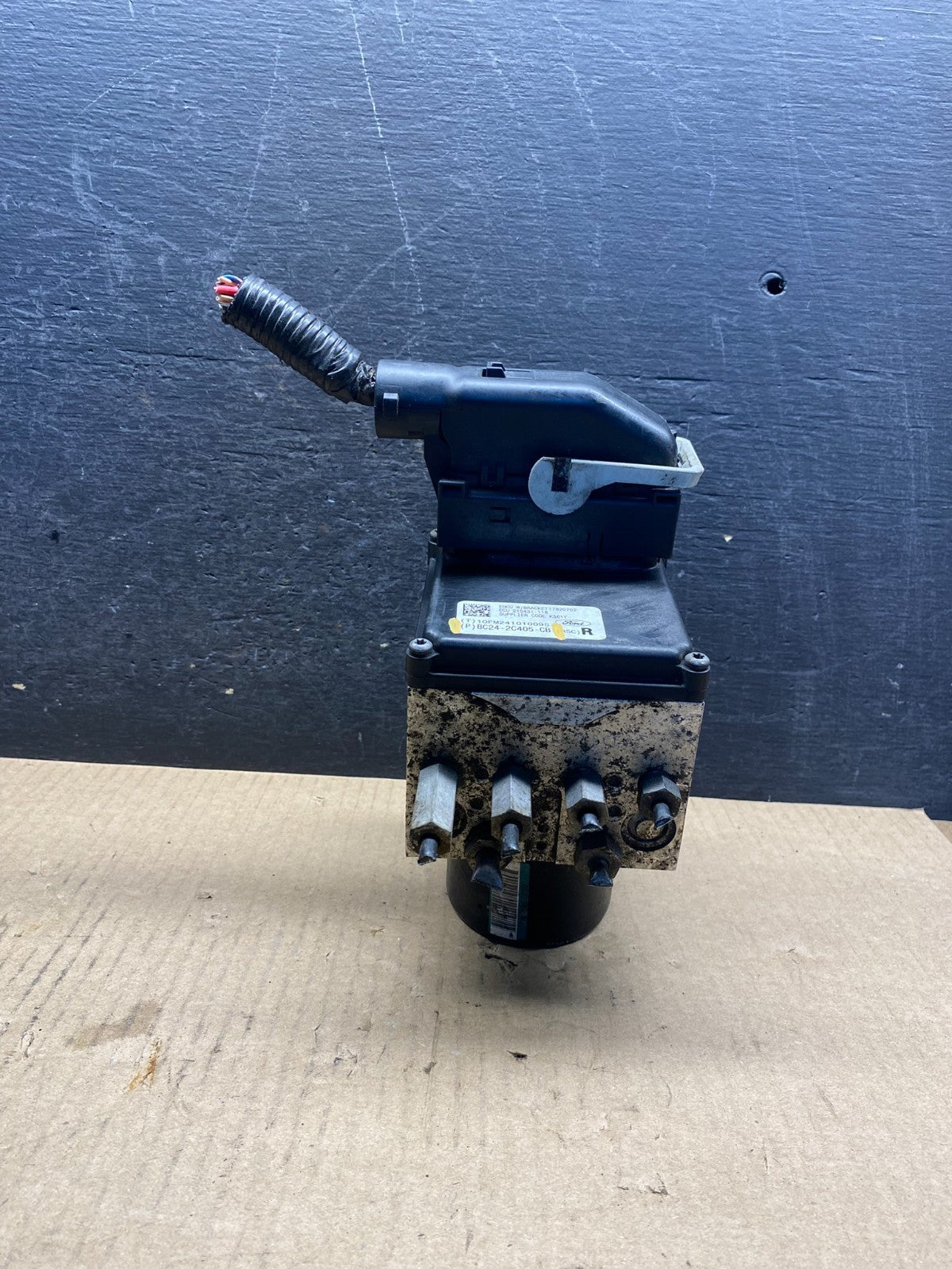 2011 - 2014 Ford E250 E350 Van ABS Anti Lock Brake Pump Module ag9757 DG1