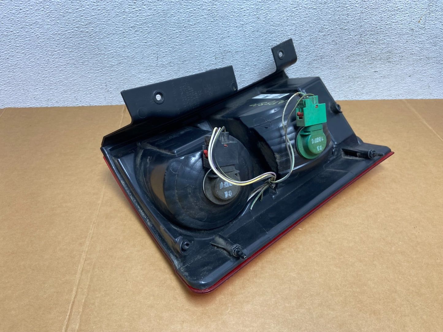 2008 - 2010 Chrysler Town And Country Right Passenger Tail Light AD8870 DW8
