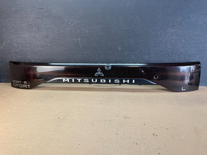 1997-2000 Mitsubishi Montero Sport Tailgate Center Tail Light Panel AF52330