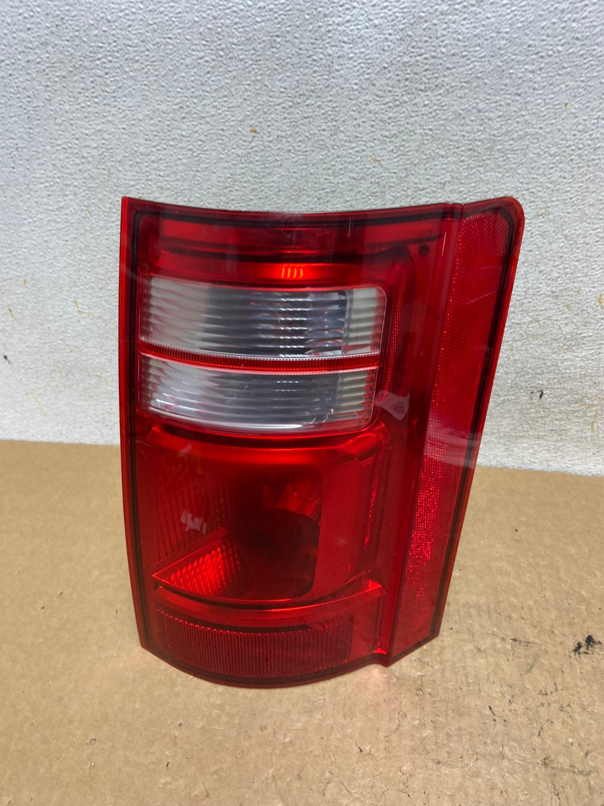 2008 2009 2010 Dodge Grand Caravan Right Passenger Rh Tail Light AI3576 LK0