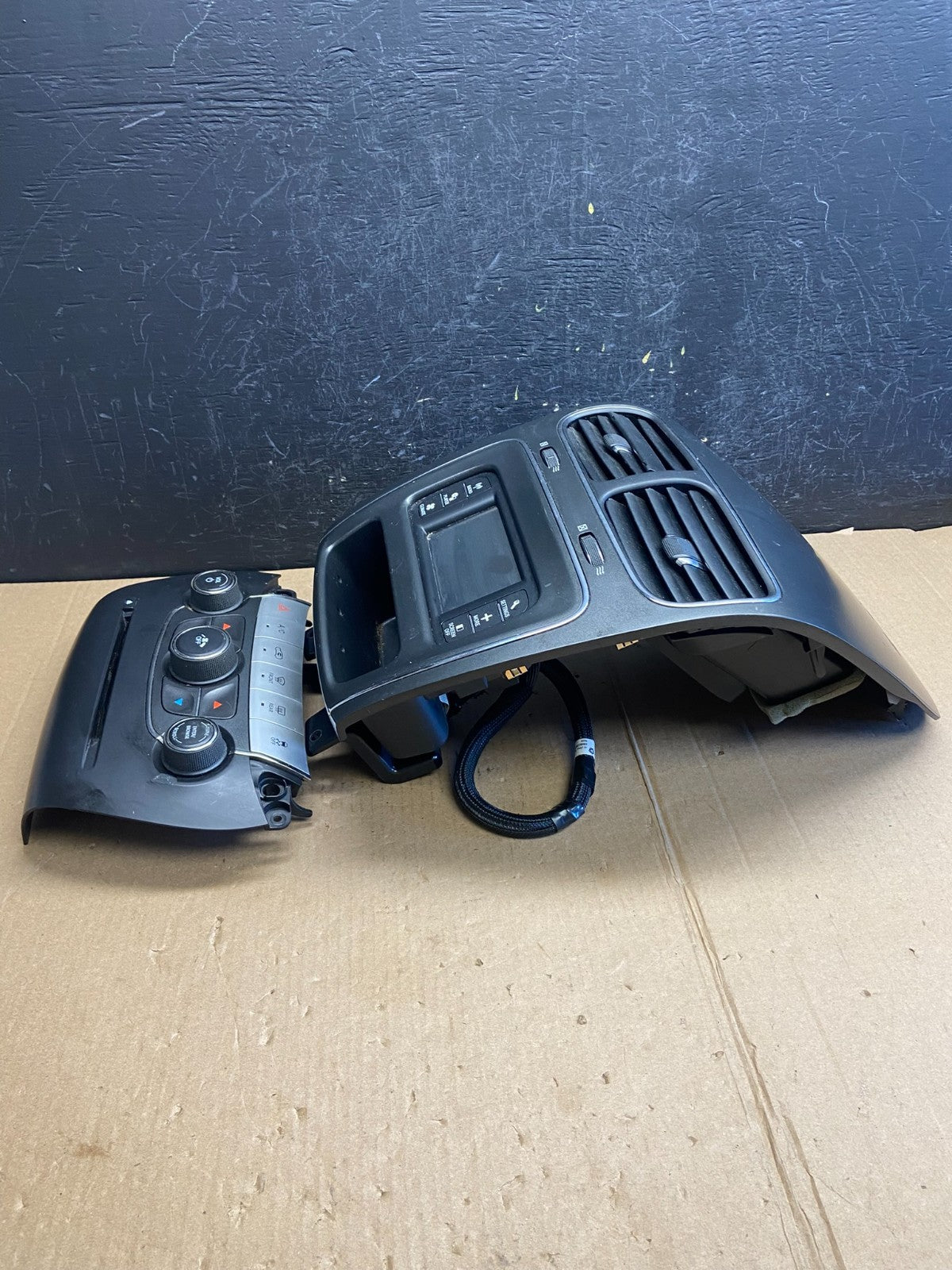 2011-2019 Dodge Journey Radio Display Screen Bezel Climate Trim Vents AE4440 DG2