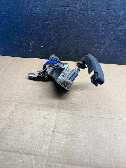 2011 - 2013 Kia Sorento Rear Glass Windshield Wiper Motor AE8256 DG2