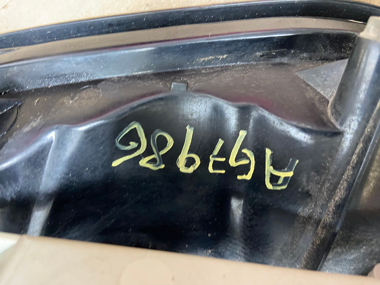 2002 to 2009 Chevrolet Trailblazer Left Driver LH Side Tail Light AG7986 LK7