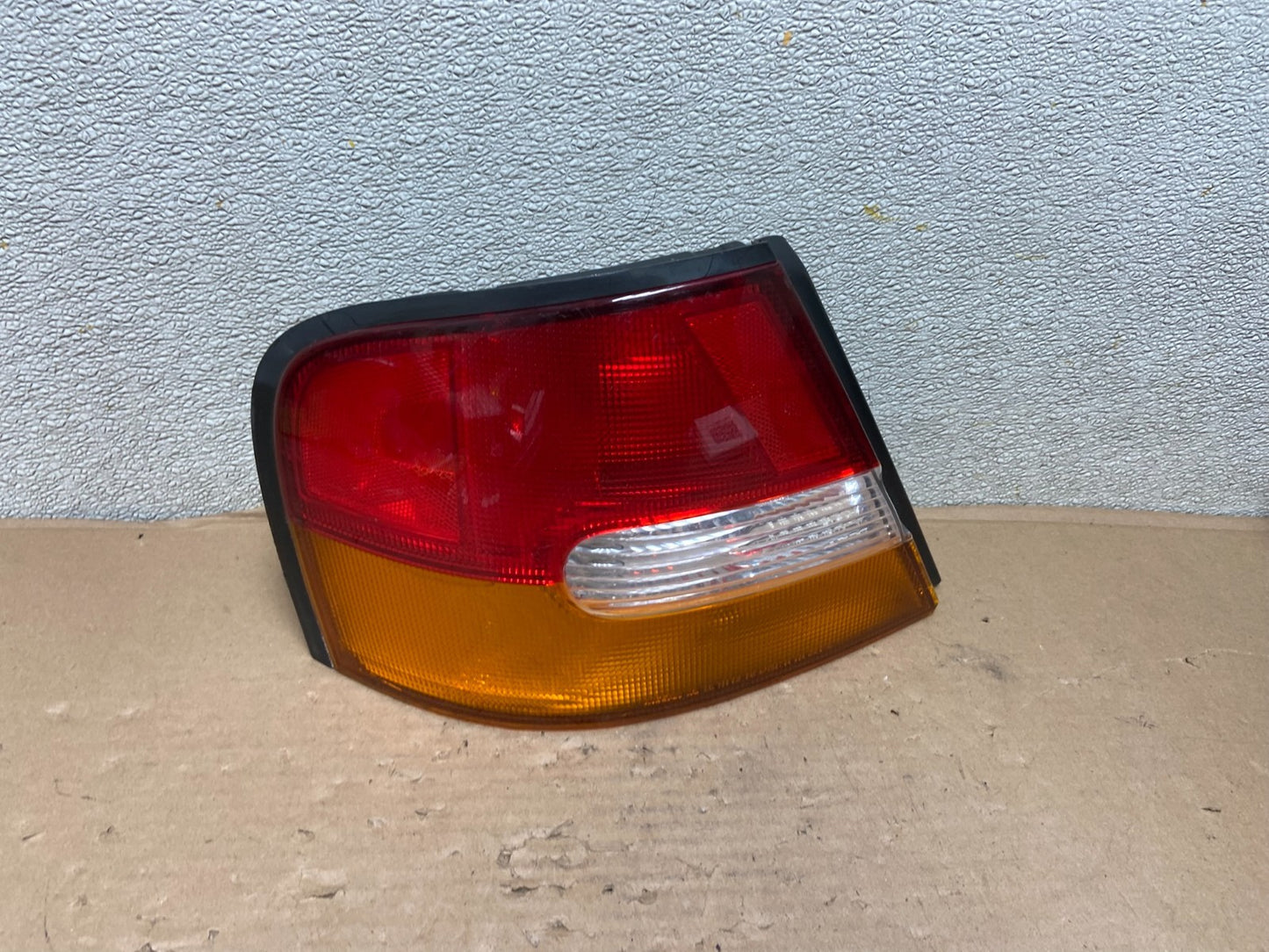 1998 1999 Nissan Altima Tail Light Left Driver Lh Side Oem AB0111 DW0