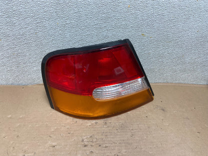 1998 1999 Nissan Altima Tail Light Left Driver Lh Side Oem AB0111 DW0